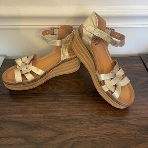 Miz mooz Ozzie wedge sandal